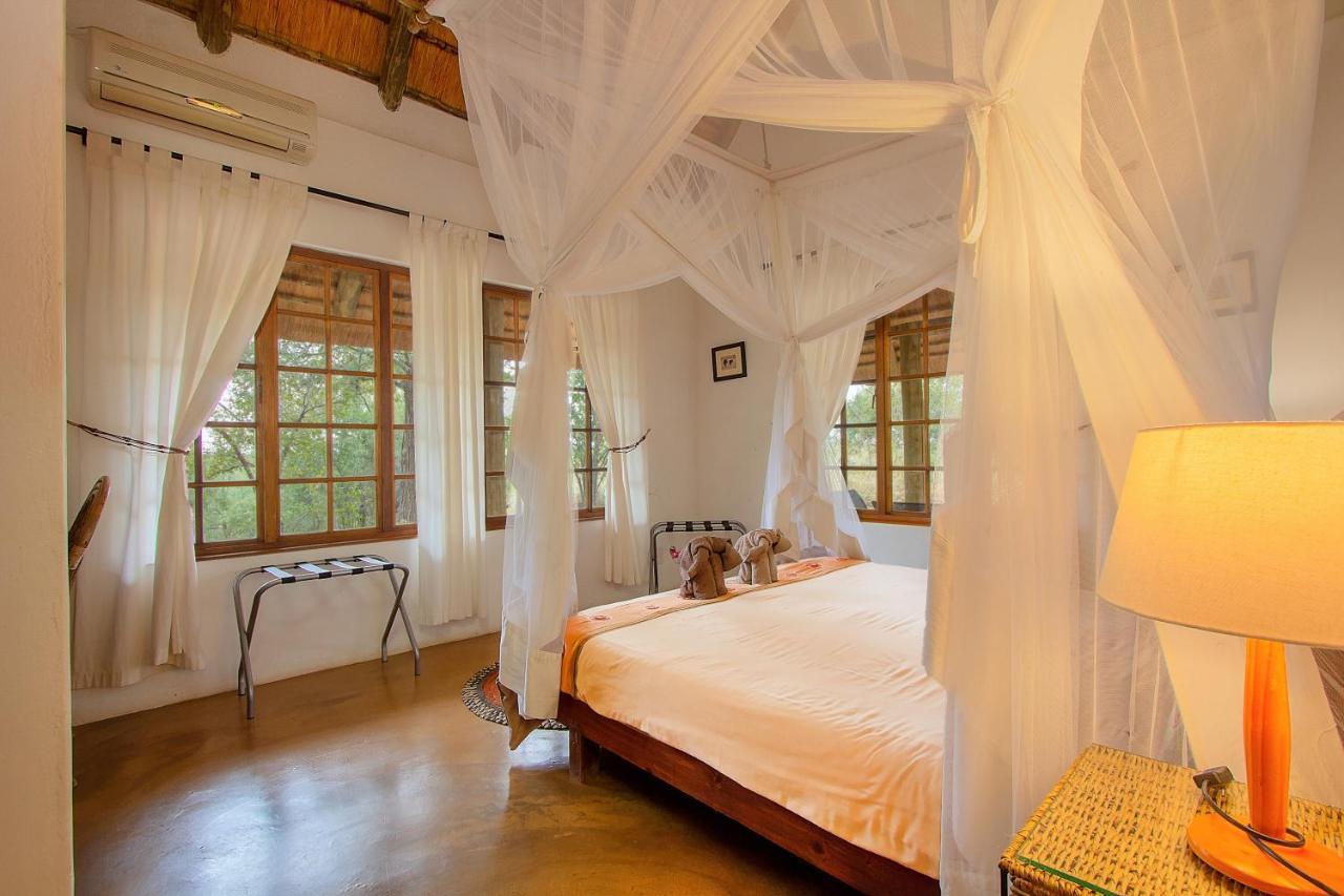 Casart Game Lodge Grietjie Game Reserve ภายนอก รูปภาพ